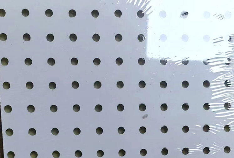 金屬穿孔吸音板的多元化應(yīng)用：商業(yè)空間、錄音室與家庭影院的理想選擇